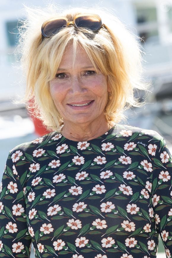 Cette archive l'a touchée, sa maman étant très enthousiaste à l'idée de découvrir sa nouvelle pièce

Clémentine Celarie participe au Photocall Le Diplome lors du 27ème Festival de la Fiction de La Rochelle le 18 septembre 2025 à La Rochelle, France.Photo by David NIVIERE/ABACAPRESS.COM
