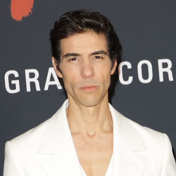 Ce vendredi 28 février, il a l'occasion d'en remporter un deuxième, encore celui du meilleur acteur, pour sa performance dans le film Monsieur Aznavour, qui retrace la vie et le parcours du célèbre chanteur.

Tahar Rahim lors de l'avant-première du film "Monsieur Aznavour"  au cinéma Le Grand Rex à Paris le 22 octobre 2024.
© Coadic Guirec / Bestimage