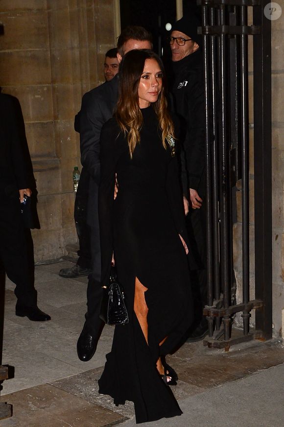Avec cette ligne de cosmétique inspirée "des soins de beauté sud-coréens", la mini-version de Victoria Beckham compte bien conquérir la Gen Z et la Gen Alpha.

Victoria Beckham et son mari David Beckham - - Victoria Beckham, tout juste élevée au rang de Chevalier des Arts et des Lettres, quitte le ministère de la Culture en famille à Paris, France, le 26 janvier 2026. Clément Prioli/Bestimage