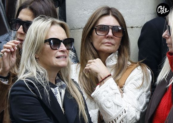 Des moments forts marqués par l'absence de son mari, décédé en 2025

Estelle Lefébure, Véronika Loubry - Sorties des Obsèques de Constance de la Fontaine en l'église Notre-Dame-de-Grâce-de-Passy à Paris le 12 mai 2026. © Coadic Guirec - Julien Sarkissian / Bestimage