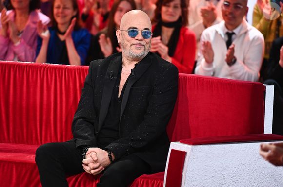 Pascal Obispo - Enregistrement de l'émission Vivement dimanche présentée par Michel Drucker au studio Rive Gauche, diffusée le 16 mars sur France 3, à Paris, France. © Guillaume Gaffiot/Bestimage