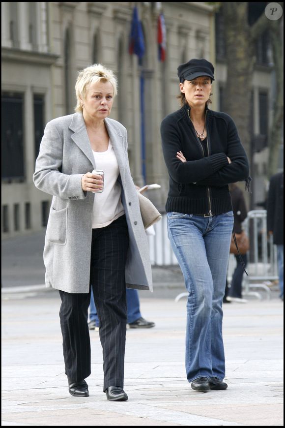 Muriel Robin et Anne Le Nen – Manifestation à Paris contre les violences faites aux femmes, le 28 octobre 2007. © Coadic Guirec / Bestimage