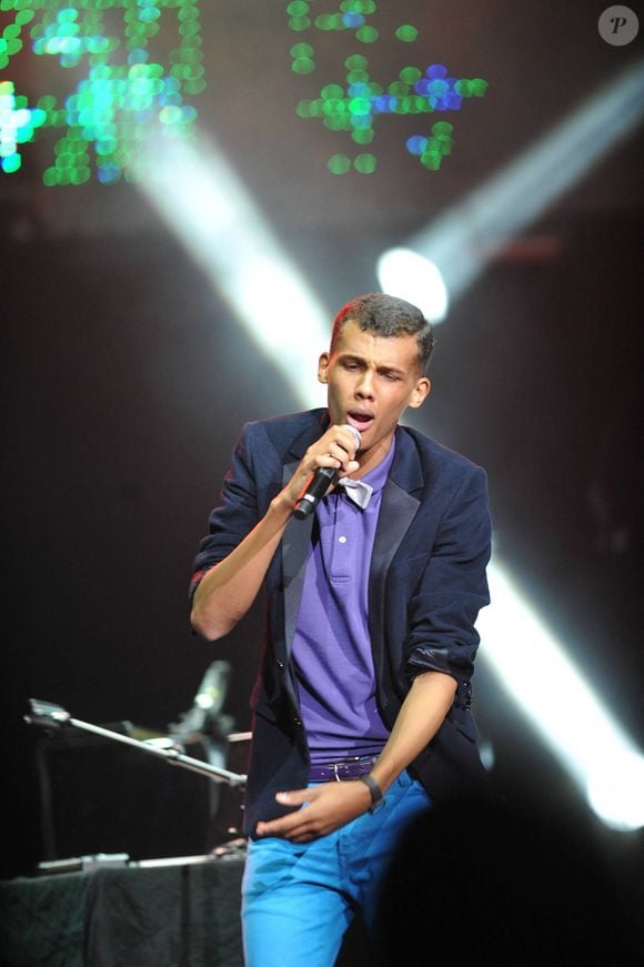 Stromae se produit lors de la cérémonie du 'Prix Constantin' présentée par Marc Lavoine et qui s'est tenue à 'L'Olympia' à Paris, France, le 12 novembre 2010. Photo par Thierry Orban/ABACAPRESS.COM