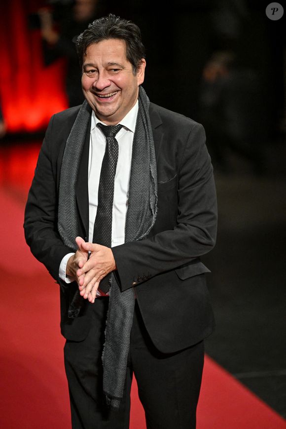 En parallèle, il poursuit sa tournée avec son spectacle "Se met à table", mêlant humour et univers culinaire.

Laurent Gerra lors de la cérémonie d'ouverture du 17e Festival Lumière à Lyon, France, le 11 octobre 2025. © Julien Reynaud/APS-Medias/Abacapress.com