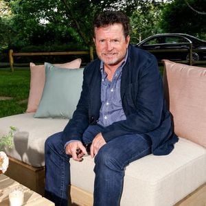 New York - Michael J. Fox - Des invités se réunissent pour le dîner-spectacle caritatif d'été de la Good+Foundation, une soirée placée sous le signe du rire et de la générosité au profit des familles dans le besoin.
Crédit : Backgrid USA / Bestimage