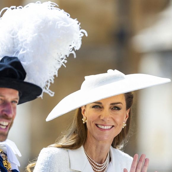 Windsor, ROYAUME-UNI - Membres de la famille royale britannique lors du service annuel de l'Ordre de la Jarretière à la chapelle St George, château de Windsor.

Backgrid UK/ Bestimage

Sur la photo : Le prince William (Le prince William, prince de Galles), prince de Galles et Catherine, princesse de Galles (Catherine "Kate" Middleton, princesse de Galles)