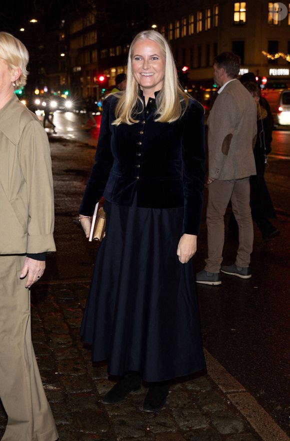 Parallèlement, la famille doit affronter les déboires judiciaires de son fils Marius, poursuivi pour 32 chefs d’accusation.

La princesse Mette-Marit de Norvège, à Kulturkirken Jakob à Oslo, Norvège, le 8 décembre 2025. 

Dana Press / Bestimage