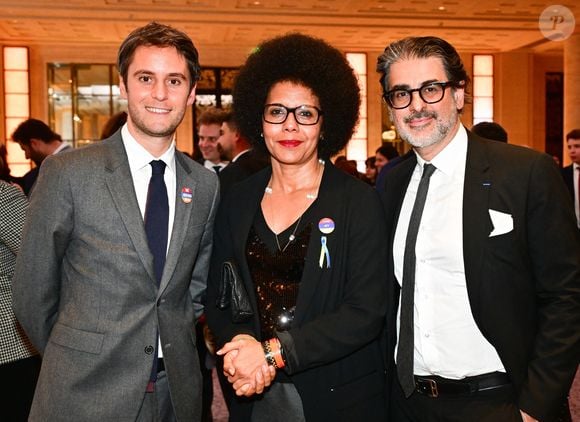 Gabriel Attal, Audrey Pulvar, Stéphane Hasbanian au dîner annuel du CCAF (Conseil de coordination des associations arméniennes de France) à l'hôtel du collectionneur à Paris le 11 mars 2025
Comme chaque année, la onzième édition du désormais fameux dîner du CCAF a fait salle comble. 450 personnes se sont retrouvées dans les salons de l'hôtel du collectionneur, à Paris. Lors du cocktail, plusieurs personnalités politiques ont eu l'occasion de s'entretenir avec les invités.
Comme de coutume, un certain nombre de figures intellectuelles étaient également au dîner.
C'est Nelson Monfort qui a présenté la soirée en rappelant que la soirée est l'occasion de nous retrouver et de réaffirmer les liens profonds qui unissent la France et l'Arménie, liens tissés par l'histoire, la culture et des valeurs communes.
Cette soirée incarne à la fois un hommage solennel et un appel à l'action. Hommage envers celles et ceux qui oeuvrent sans relâche pour la cause arménienne; mais appel à la communauté internationale pour qu'elle s'engage résolument pour la justice et la paix.

© Christian Liewig / Bestimage