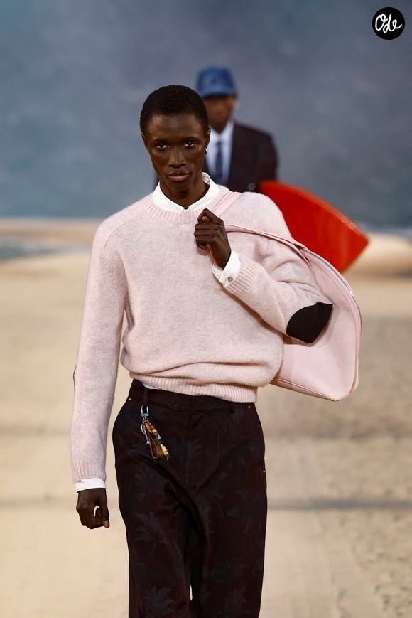 Défilé de mode Louis Vuitton Prêt à Porter Collection Homme Printemps/Été 2027 lors de la Fashion Week de Paris, à la Cité Internationale Universitaire de Paris, France, le 23 juin 2026. © Bestimage