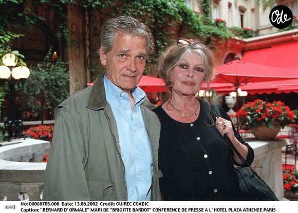 Son passage à ce poste aura donc été de courte durée, conformément au fonctionnement prévu par les statuts de la Fondation, qui organisent chaque année le renouvellement de la présidence et du bureau du conseil. 

Archives - Brigitte Bardot et son mari Bernard d'Ormale  COADIC GUIREC / BESTIMAGE