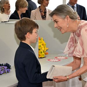 La princesse Caroline de Hanovre et Melanie De Massy guidés par la vice présidente du Garden Club Mme Cécilia Casiraghi ont inauguré le 57ème Concours International de Bouquets à Monaco, le 9 mai 2025. © Bruno Bebert/Bestimage