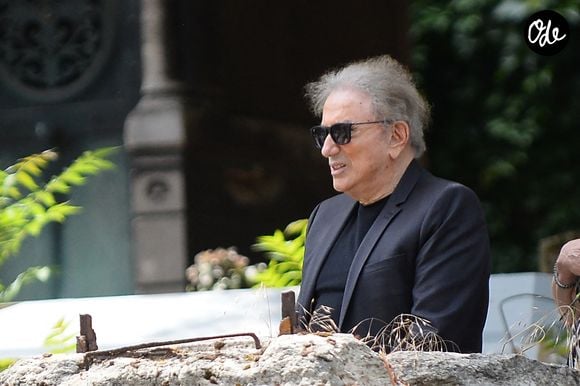 Michel Drucker lors de l'hommage rendu aux obsèques de Françoise Coquet au cimetière de Montmartre à Paris, France, le 24 juillet 2026. © Bestimage