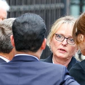 Nicolas Sarkozy et son épouse Carla Bruni, ainsi que Claude Chirac, lors des funérailles de B. Chirac à la basilique Sainte-Clotilde à Paris (7e) le 12 juin 2026. L’ancienne première dame de France est décédée le 5 juin 2026 à l’âge de 93 ans. 
© Jacovides / Liewig / Bestimage