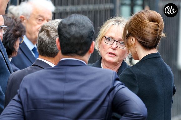 Nicolas Sarkozy et son épouse Carla Bruni, ainsi que Claude Chirac, lors des funérailles de B. Chirac à la basilique Sainte-Clotilde à Paris (7e) le 12 juin 2026. L’ancienne première dame de France est décédée le 5 juin 2026 à l’âge de 93 ans. 
© Jacovides / Liewig / Bestimage