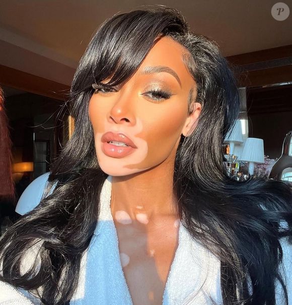 Travail de la maquilleuse Lindsay Terro sur la mannequin Winnie Harlow. @lindzyparis