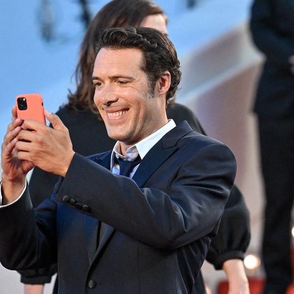 Nicolas Bedos assistant à la première du film Mascarade lors du 75e Festival de Cannes à Cannes, France, le 27 mai 2022. Photo Julien Reynaud/APS-Medias/ABACAPRESSS.COM