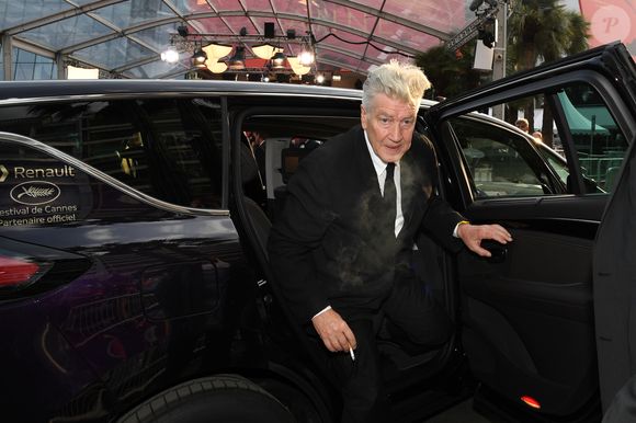 David Lynch arrive en voiture officielle du festival pour la montée des marches du film "Twin Peaks" lors du 70ème Festival International du Film de Cannes, le 25 mai 2017. ©Agence / Bestimage