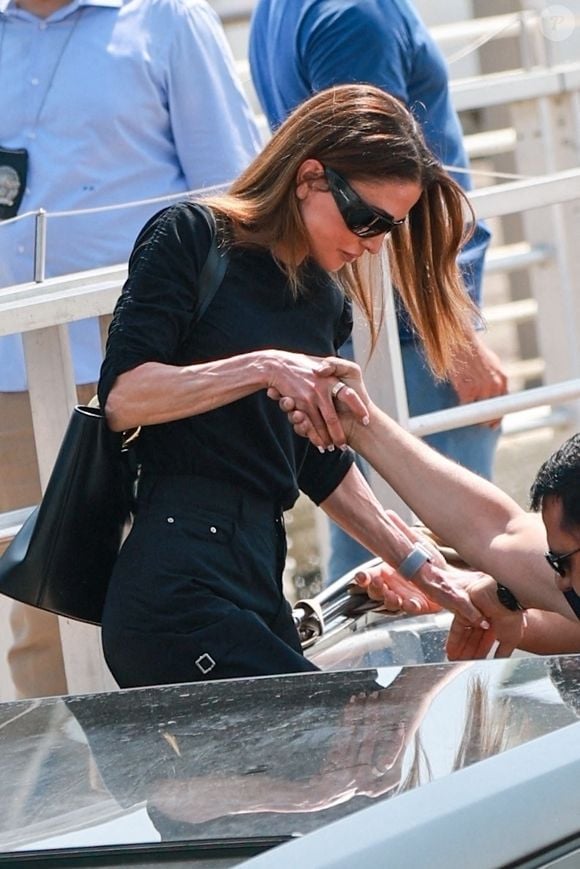 La reine Rania de Jordanie arrive à Venise pour assister au mariage de Jeff Bezos et Lauren Sanchez (26 - 28 juin 2025), le 26 juin 2025. Backgrid UK/ Bestimage