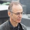 "Il souhaitait se rapprocher de…" : pourquoi Jean-Jacques Goldman est rentré en France avec sa femme Nathalie et leurs filles