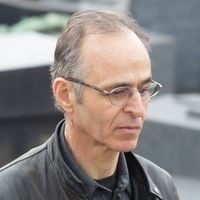 "Il souhaitait se rapprocher de…" : pourquoi Jean-Jacques Goldman est rentré en France avec sa femme Nathalie et leurs filles