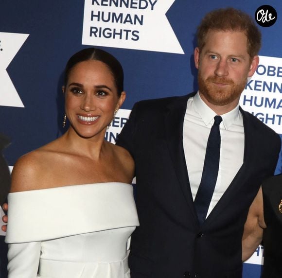 Elle y montre des moments de son quotidien à Montecito avec le prince Harry et leurs enfants.

Le prince Harry et Meghan Markle lors du photocall de la soirée caritative Robert F. Kennedy Human Rights à New York le 6 décembre 2022. Backgrid USA / Bestimage