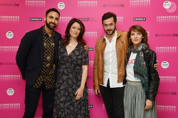 Joakim Latzko, Anne Décis, Emanuele Giogi et Elodie Varlet de la série "Plus Belle La Vie" sur la croisette lors de la 2ème édition du "Canneseries" à Cannes, France, le 7 avril 2019. © Bruno Bébert/Bestimage