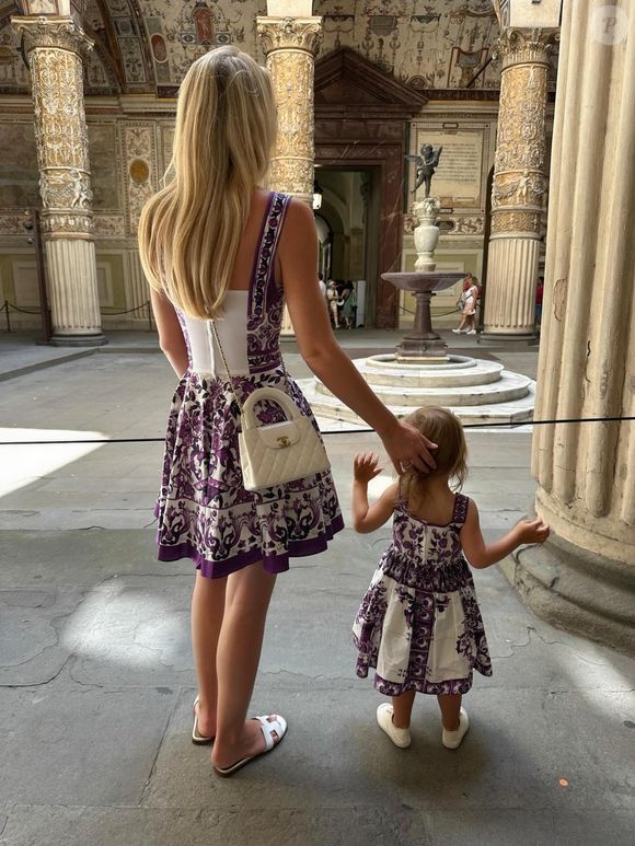 Kitty Spencer, la nièce de Diana et sa fille Athena mènent une vie de princesse...