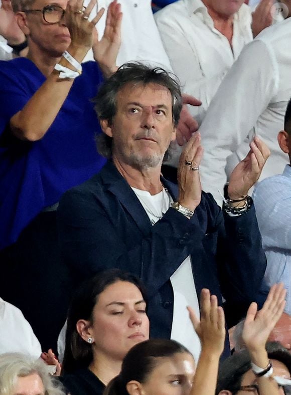 Jean-Luc Reichmann - People dans les tribunes lord du match d'ouverture de la Coupe du Monde de Rugby France 2023 avant le match de la Poule A entre la France et la Nouvelle-Zélande au Stade de France à Saint-Denis le 8 septembre 2023.  © Dominique Jacovides/Bestimage