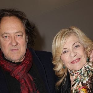 Avec son mari, elle fuit les meubles sans personnalité et préfère chiner des objets anciens et chargés d'histoire (miroirs piqués, tableaux du XIXᵉ siècle).
Nicoletta et son mari Jean Christophe Molinier lors du concert hommage à Brigitte Bardot au palais des Congrès à Paris "Brigitte Bardot autobiographie symphonique" le 2 avril 2026.
© Coadic Guirec / Bestimage