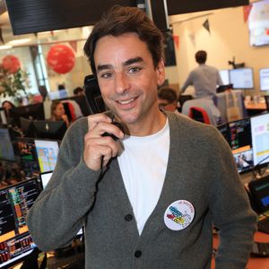 Julian Bugier participe à la 21e édition de l'Aurel BGC Charity Day, organisée en hommage aux 658 employés d'Aurel BGC qui ont perdu la vie au World Trade Center le 11 septembre 2001, au siège d'Aurel BGC, rue Richelieu à Paris, le 10 septembre 2025, en France. Photo de Jérôme Domine/ABACAPRESS.COM