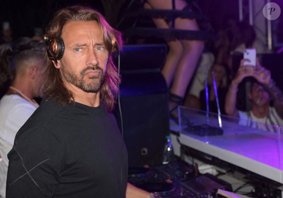 Bob Sinclar à Sanremo pour un dîner et une soirée extraordinaire au Bay Club, Italie le 6 août 2023. Photo by Bonomo Antonino/IPA/ABACAPRESS.COM