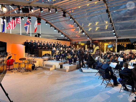 Exclusif - L'orchestre Lyrique - Emission "Le concert pour la paix" sur les Champs-Elysées à Paris, retransmis en direct sur France 2, le 8 mai 2025. © Christophe Clovis - Pierre Perusseau / Bestimage
