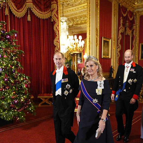 Et ce n'est pas tout... La couronne de Kate Middleton a d'abord été l'accessoire de la reine Victoria.

Le prince William, prince de Galles, et Catherine (Kate) Middleton, princesse de Galles, le prince Edward, duc d'Edimbourg et Sophie Rhys-Jones, duchesse d'Edimbourg - Banquet d'Etat au château de Windsor en l'honneur de la visite officielle de Frank-Walter Steinmeier (Président fédéral de l'Allemagne) et sa femme Elke Büdenbender au Royaume-Uni, le 3 décembre 2025.