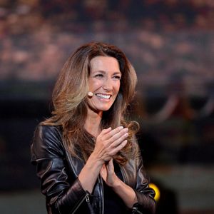 Lequel était à l'époque changé par sa grossesse. 

Exclusif - Anne-Claire Coudray - Surprises - Enregistrement de l'émission "La Chanson secrète 10"  diffusée sur TF1 le 22 janvier 2022
© Jacovides-Moreau / Bestimage