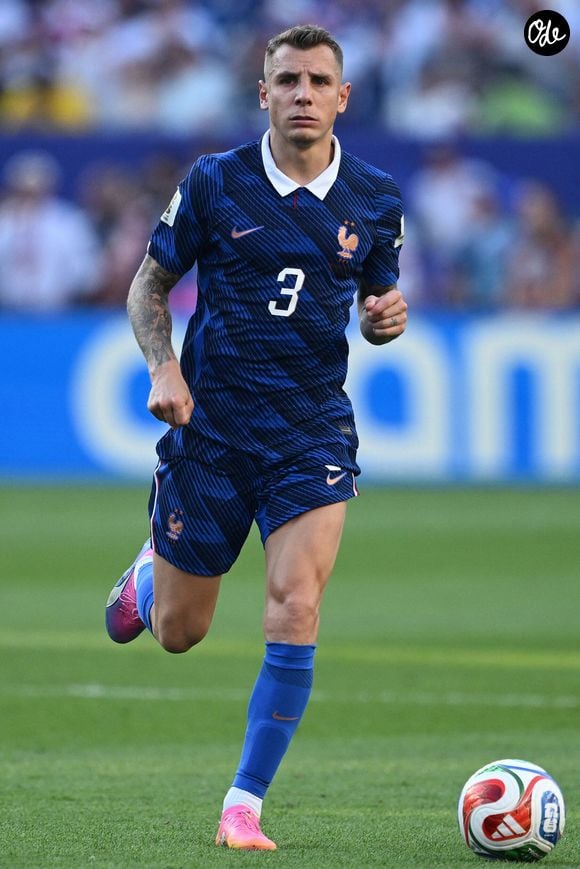 Leur fille souffre de ne voir son père que quelques minutes après les matchs.

Philadelphie (États-Unis), le 4 juillet 2026 – Football : France - Paraguay, huitième de finale de la Coupe du monde 2026 (match disputé le 5 juillet 2026). Sur la photo : Lucas Digne. © Image Sport / Psnewz / Bestimage