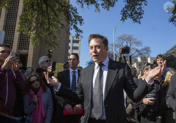 À 53 ans, Elon Musk est aussi l'homme le plus controversé depuis quelque temps. 

Elon Musk Credit Image: © Bob Daemmrich/ZUMA Press Wire)