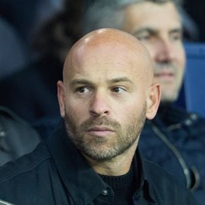 Franck Gastambide - People en tribunes lors du match de championnat de Ligue 1 Uber Eats opposant le Paris Saint-Germain (PSG) au RC Lens (3-1) au Parc des Princes à Paris le 15 avril 2023. © Cyril Moreau/Bestimage