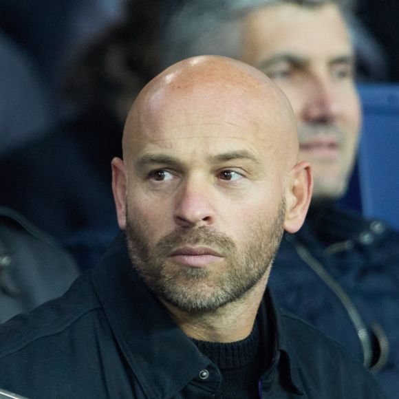 Franck Gastambide - People en tribunes lors du match de championnat de Ligue 1 Uber Eats opposant le Paris Saint-Germain (PSG) au RC Lens (3-1) au Parc des Princes à Paris le 15 avril 2023. © Cyril Moreau/Bestimage