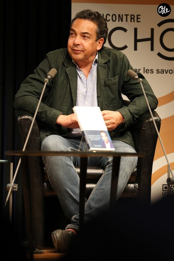 Exclusif - Patrick Cohen à La Station Ausone - Librairie Mollat à Bordeaux, pour un échange avec ses lecteurs suite de la sortie de son livre "Les Mystificateurs" - Editions Flammarion, le 12 juin 2026. ©Jean-Marc Lhomer / Bestimage.