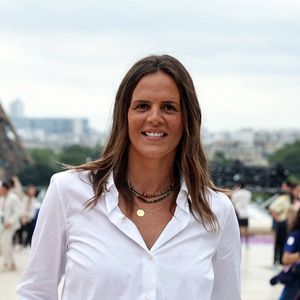 Après avoir fui le tumulte médiatique et la surmédiatisation de ses années de gloire, Laure Manaudou a fait le choix de se reconstruire loin des grandes villes...

Laure Manaudou arrive au Trocadéro avant la cérémonie d'ouverture des Jeux Olympiques d'été. Photo par Christophe Petit Tesson/PA/ABACAPRESS.COM