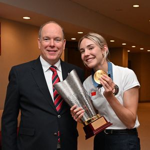 Cassandre Beaugrand, la championne olympique de Triathlon, Trophée d'Or et Sportive de l'année, lors de la remise des prix de l'ASM Omnisports (Association Sportive de Monaco) à l'auditorium Rainier III à Monaco, le 13 novembre 2024. © Bruno Bebert/Bestimage