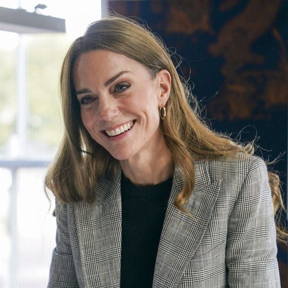 Tout comme Kate Middleton, son frère et sa sœur sont assez discrets concernant leur vie privée.

La princesse de Galles lors d'une visite à Sudbury Silk Mills à Sudbury, Suffolk, une usine de tissage familiale qui est à la pointe du tissage jacquard et fait partie intégrante de l'industrie textile britannique depuis plus de 300 ans. © Edwards Arthur/PA Photos/ABACA