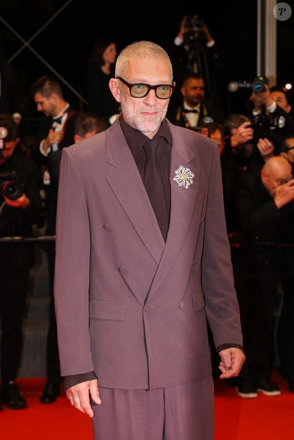 Vincent Cassel - Descente des marches du film « Les Linceuls » lors du 77ème Festival International du Film de Cannes, au Palais des Festivals à Cannes. Le 20 mai 2024
© Jacovides-Moreau / Bestimage