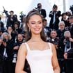 Festival de Cannes : Hinaupoko Devèze (Miss France 2026) rayonne sur la Croisette pour sa première montée des marches
