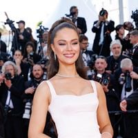 Festival de Cannes : Hinaupoko Devèze (Miss France 2026) rayonne sur la Croisette pour sa première montée des marches