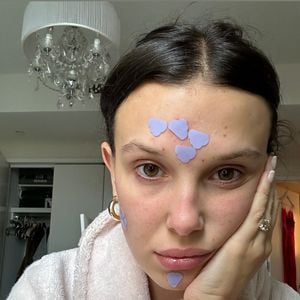 D'Adèle Exarchopoulos à Millie Bobby Brown, l'accessoire skincare est devenu une vraie tendance.