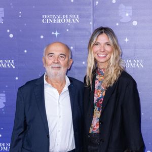 Gérard Jugnot et Patricia Campi assistent au tapis rouge du 5e festival Cineroman 2e jour à Nice, France, le 3 octobre 2023. Photo by Shootpix/ABACAPRESS.COM