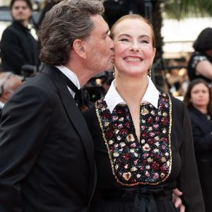 Carole Bouquet et Philippe Sereys de Rothschild assistent au tapis rouge de la cérémonie de clôture du 75ème festival de Cannes au Palais des Festivals le 28 mai 2022 à Cannes, France.  Photo by David Niviere/ABACAPRESS.COM