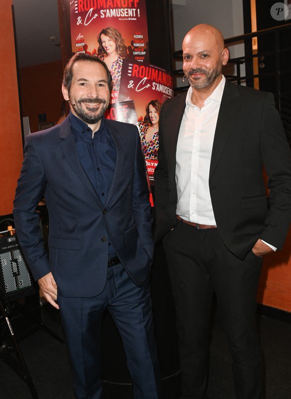 Une émission culte va s'en aller après 10 ans
Exclusif - Régis Mailhot et Frédérick Sigrist - Backstage - Anne Roumanoff fête ses 35 ans de carrière avec le spectacle "Anne Roumanoff & Co s'amusent" à l'Olympia de Paris le 4 décembre 2022. © Coadic Guirec/Bestimage