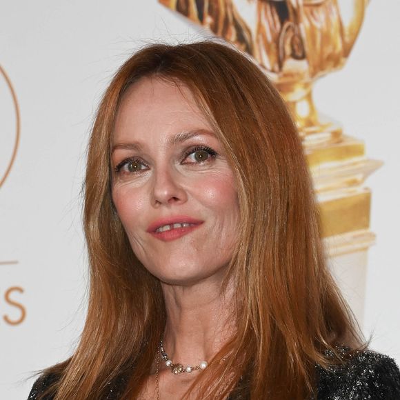 Vanessa Paradis au photocall de la 33ème cérémonie des Molières aux Folies Bergère à Paris le 30 mai 2022.

© Coadic Guirec / Bestimage
